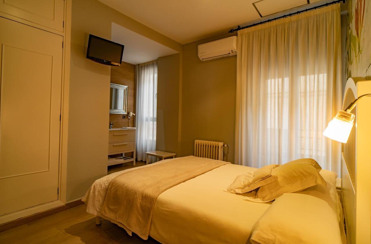 Hotel Alfonso IX (Adults Only) Caceres Ngoại thất bức ảnh
